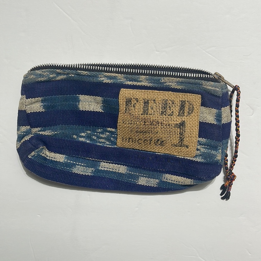 Feed 1 pouch